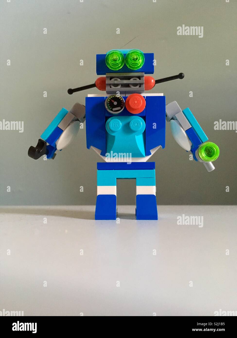 Lego robot hi res stock photography and images Alamy