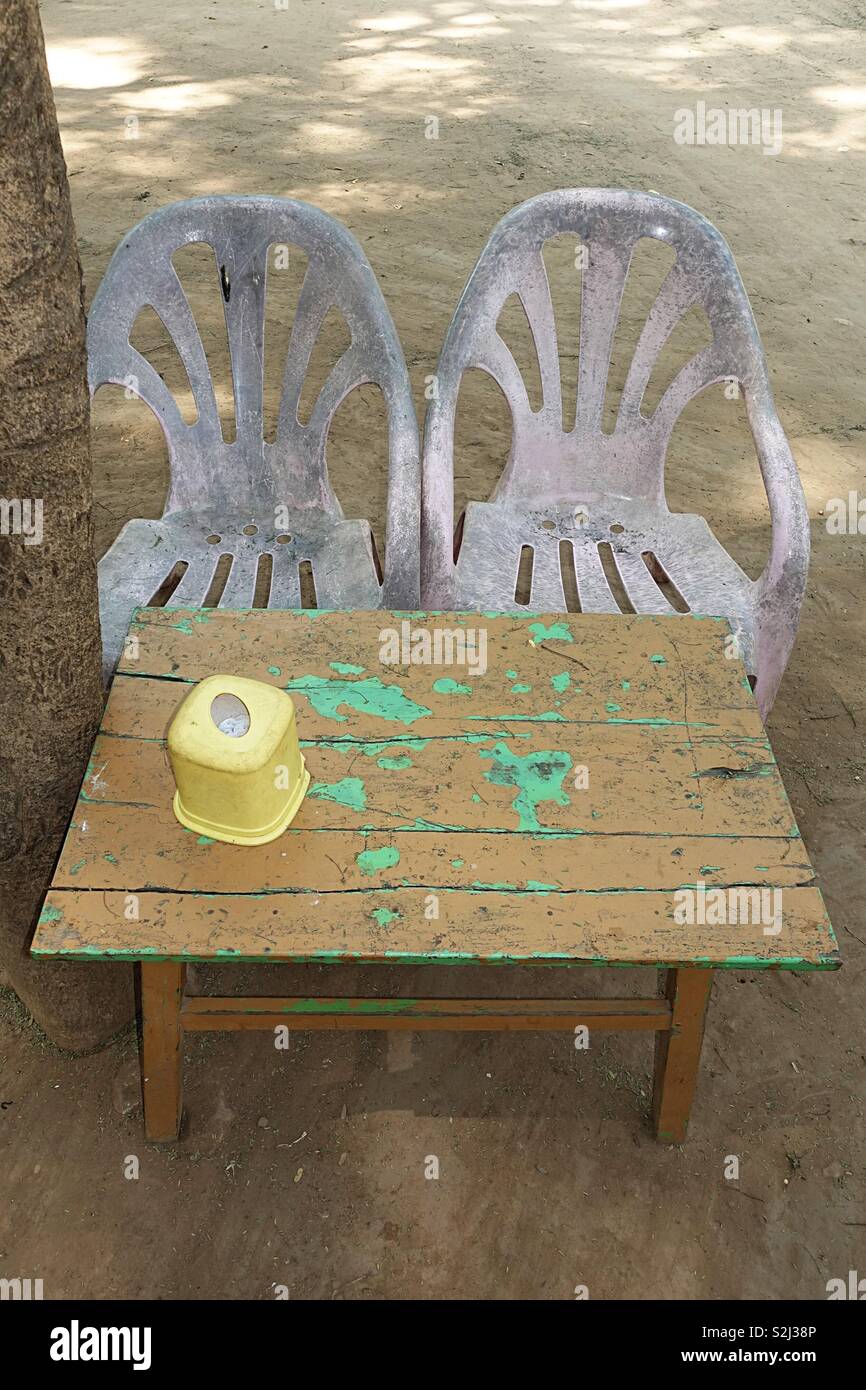 Plastic table and chairs hi-res stock photography and images - Alamy