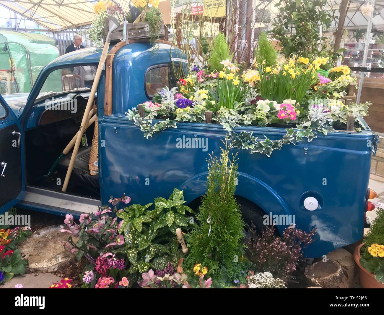 Truck gardening hires stock photography and images Alamy