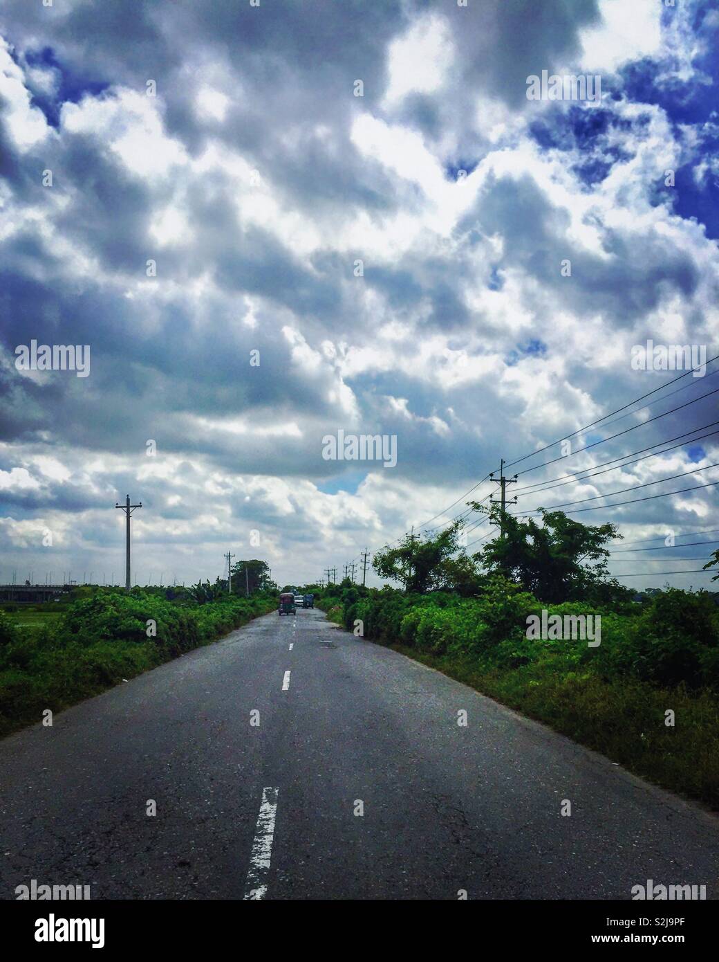 Lonely road hi-res stock photography and images - Alamy