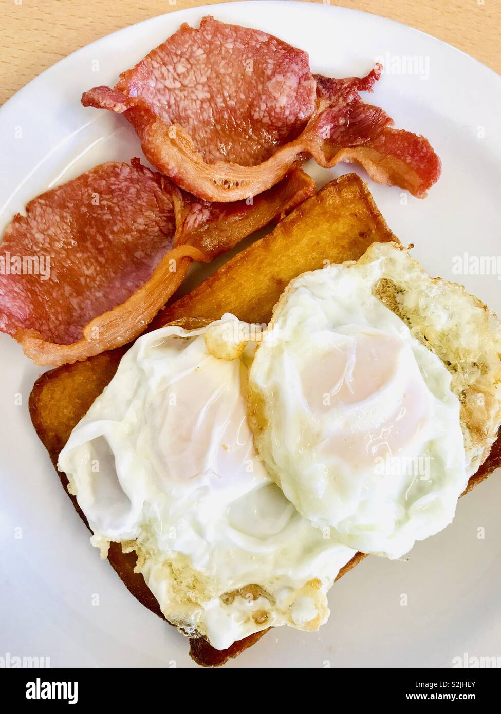 Bacon and egg breakfast Stock Photo - Alamy