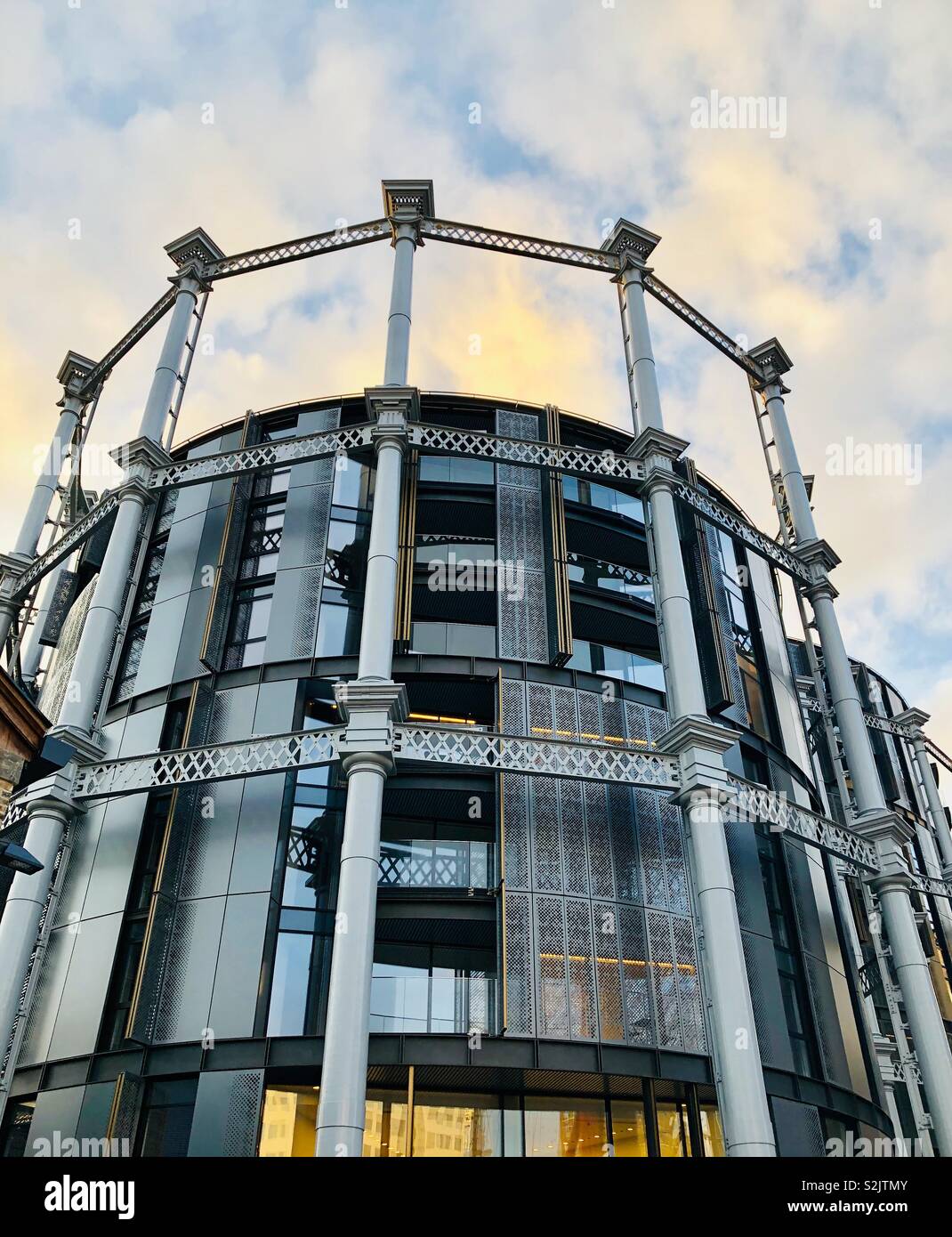 Kings cross gas holders london hires stock photography and images Alamy