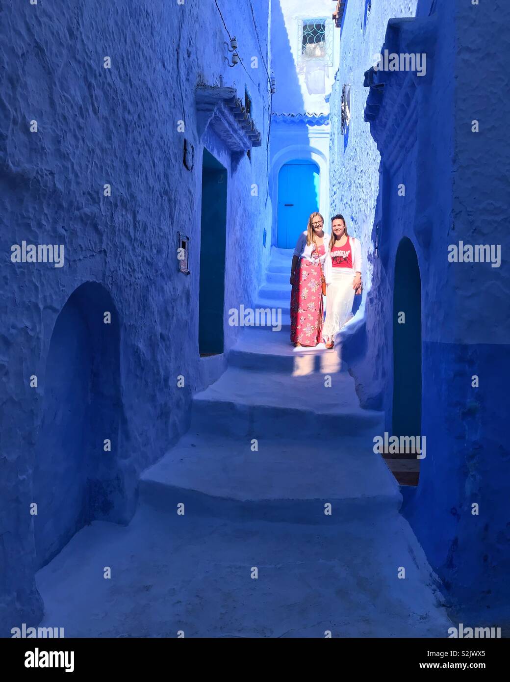Two way staircase hi-res stock photography and images - Alamy