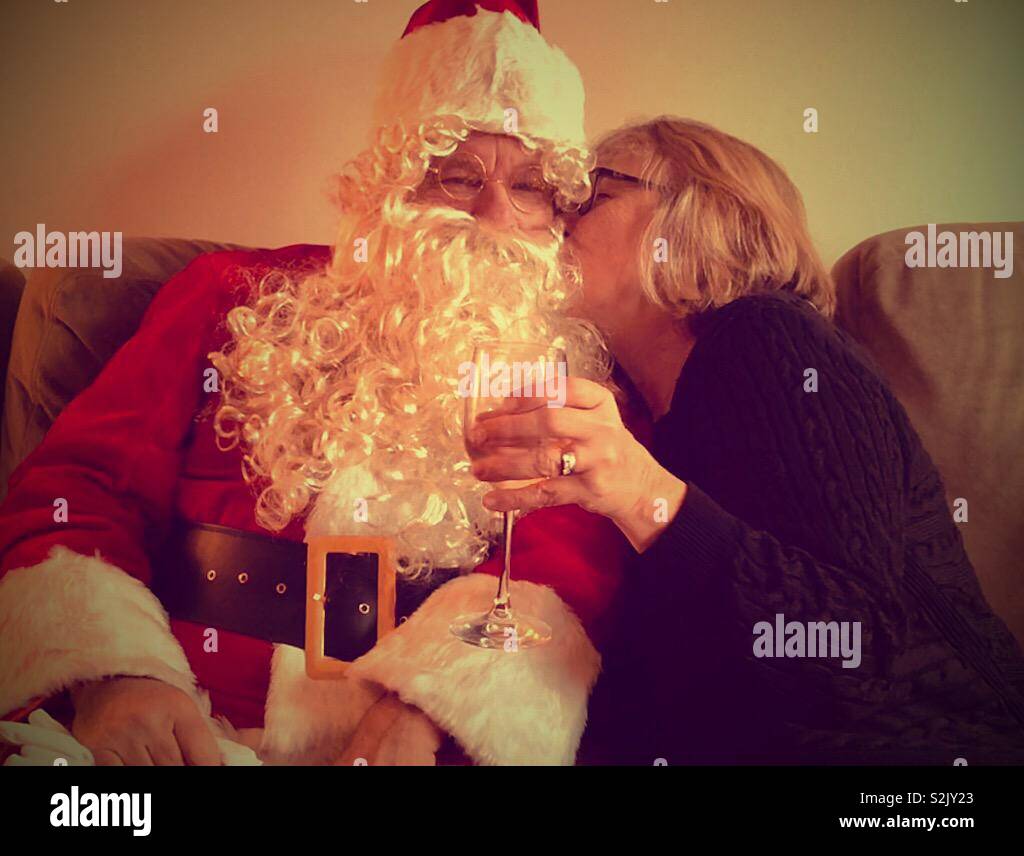 LOT 23: Precious Moments I saw mommy kissing Santa Claus