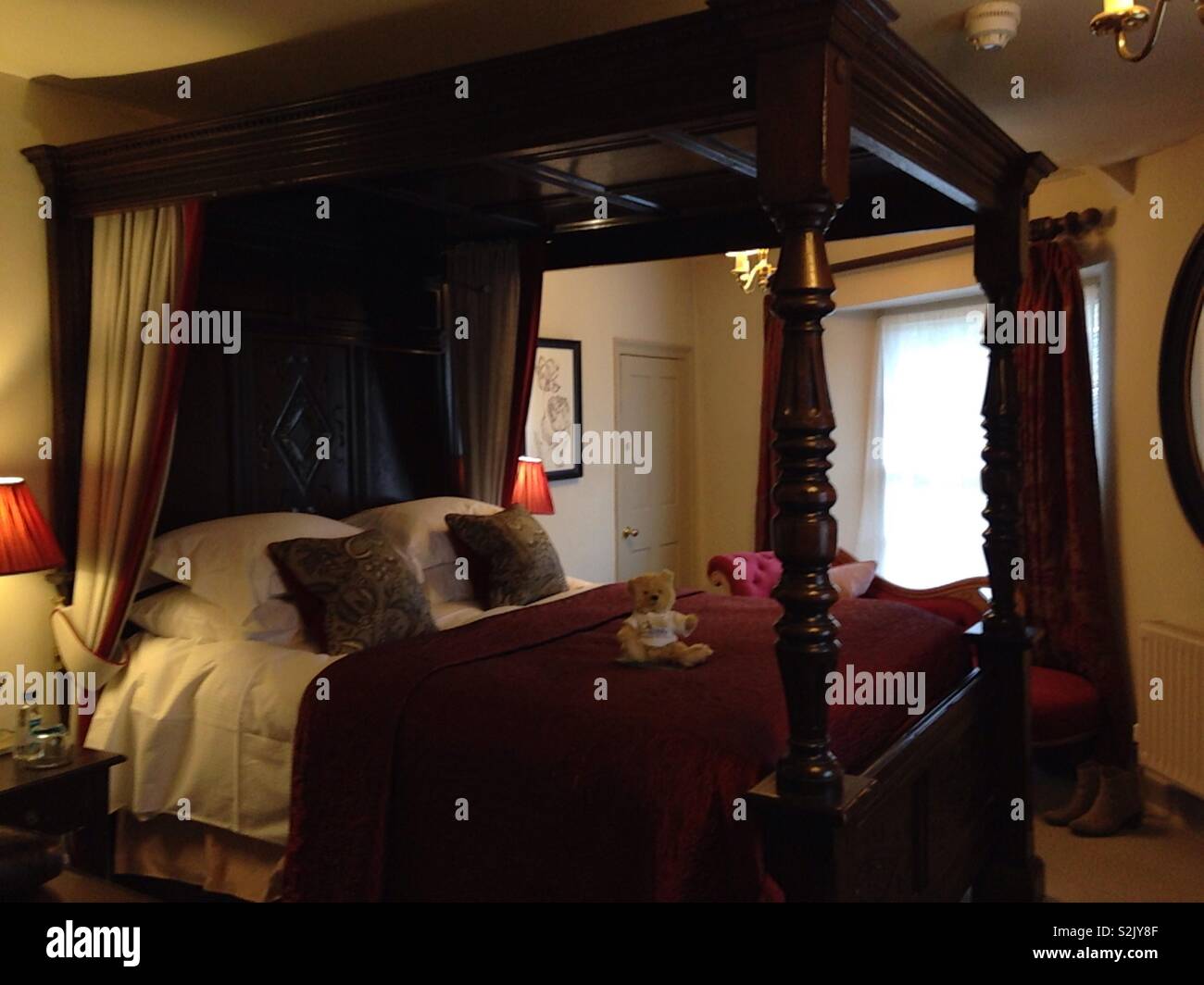 Luxury bed hi-res stock photography and images - Alamy
