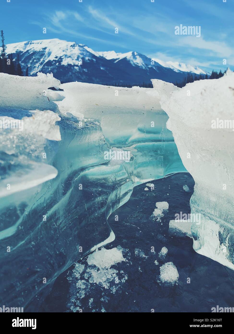 Frozen lake ice in smartphone stock photos and images - Alamy