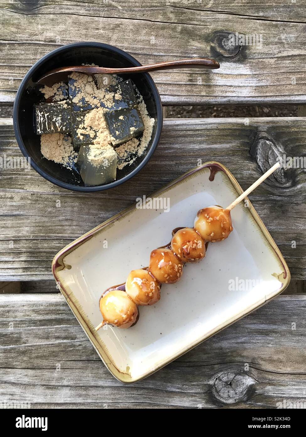 Mochi (Japanese rice cake) and dango (Japanese dumpling and sweet