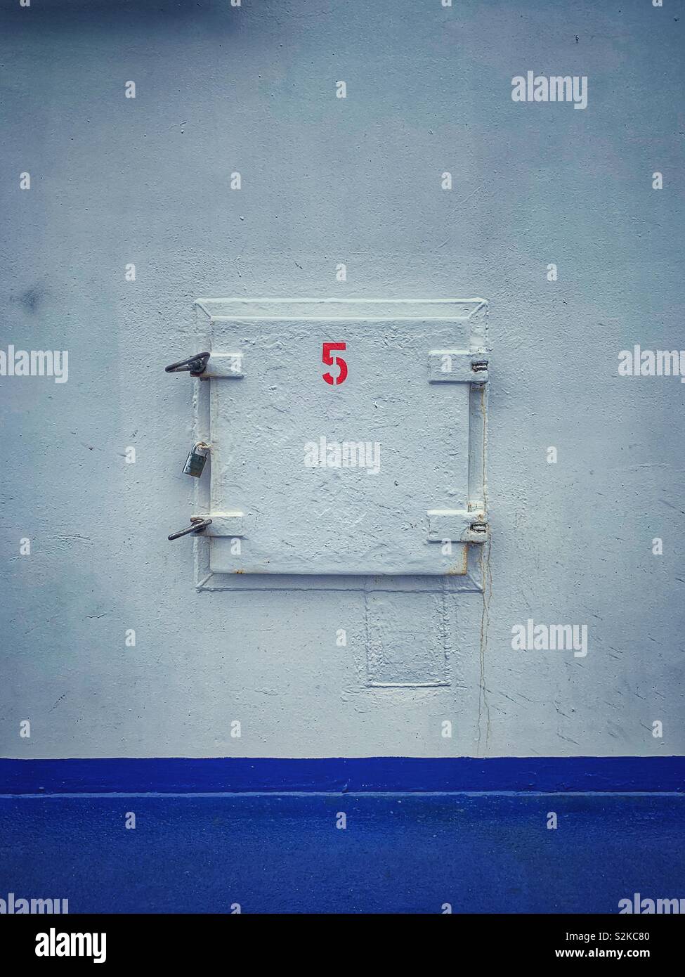 Number Five Hi Res Stock Photography And Images Alamy