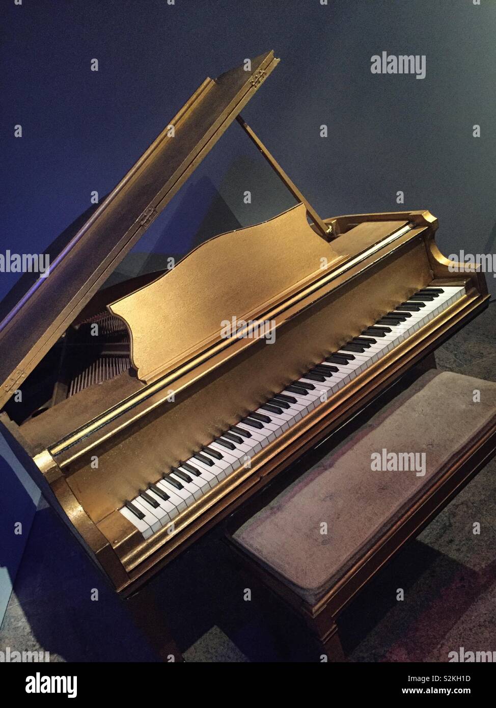 Piano used by Jerry Lee Lewis in the 50s, instruments of rock 'n' roll  exhibit at the Metropolitan Museum of Art, NYC, USA Stock Photo - Alamy