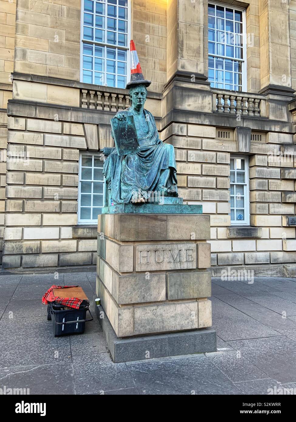 Statue in Edinburgh Stock Photo Alamy
