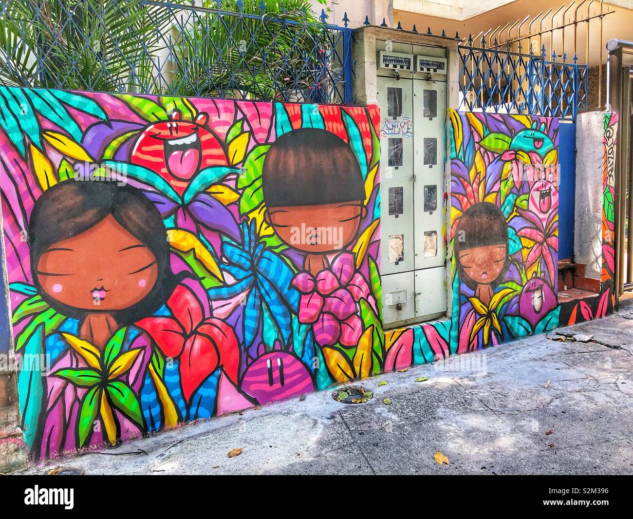 Graffiti art in rio de hi-res stock photography and images
