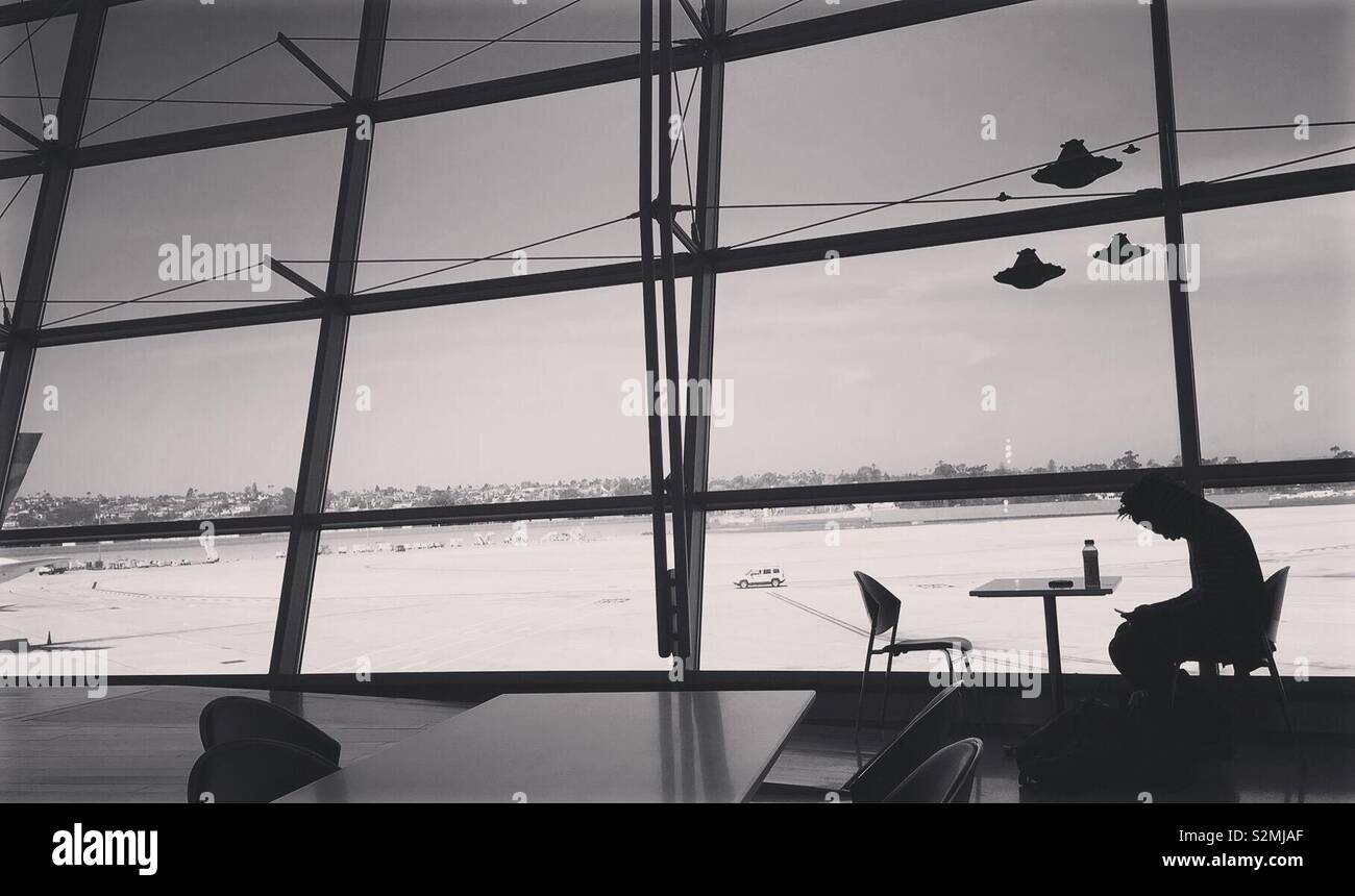 Airport silhouette hi-res stock photography and images - Alamy