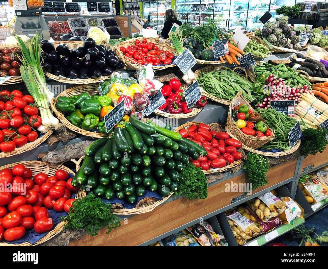 Fresh vegetables at the market in Vernon, Normandy, France Stock Photo