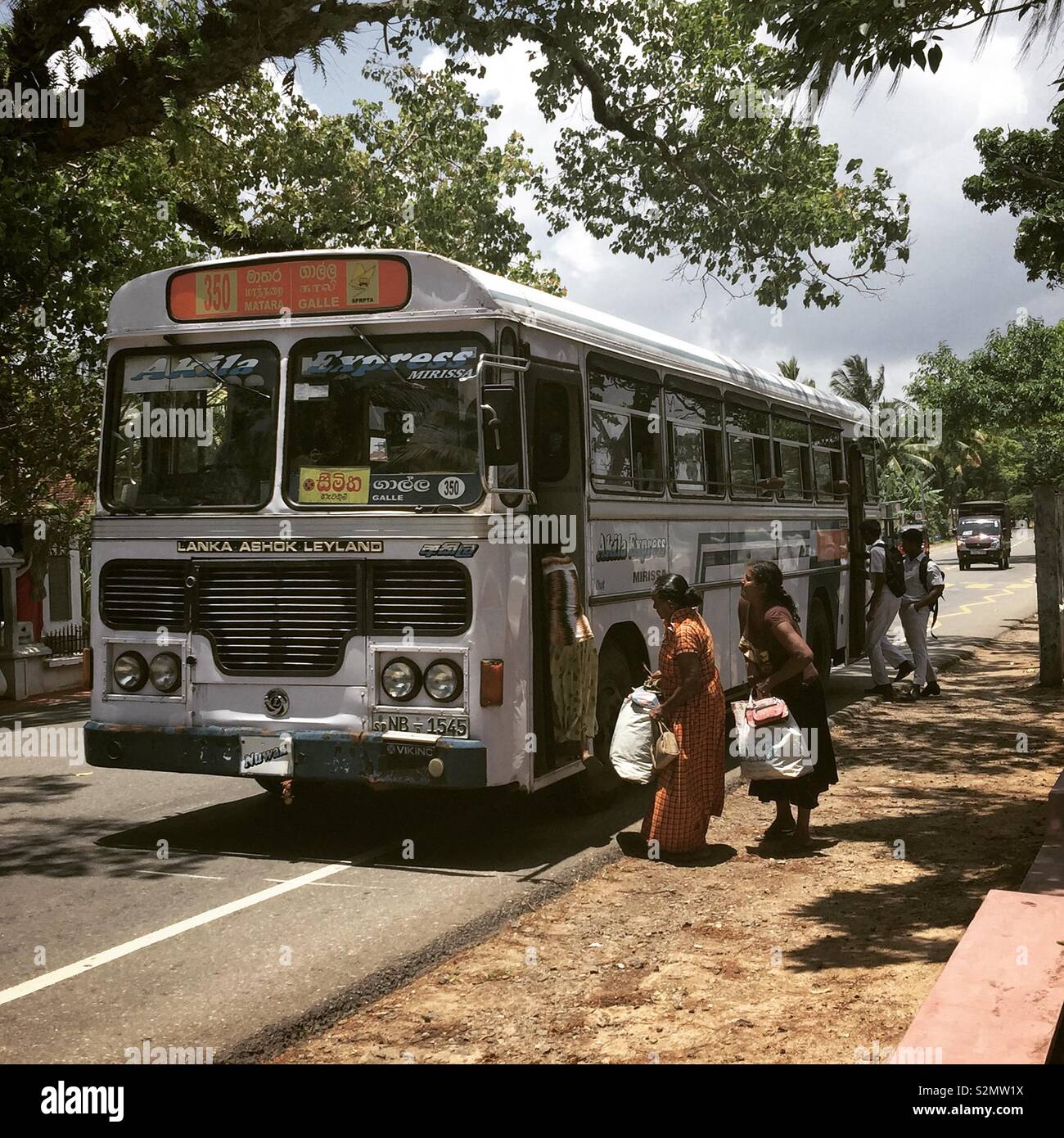 Commuting in Sri Lanka Stock Photo - Alamy 