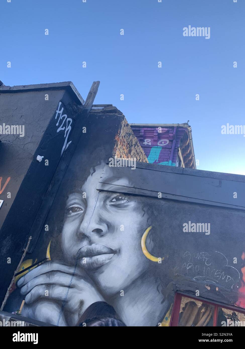 Giant mural of woman with Afro Stock Photo - Alamy