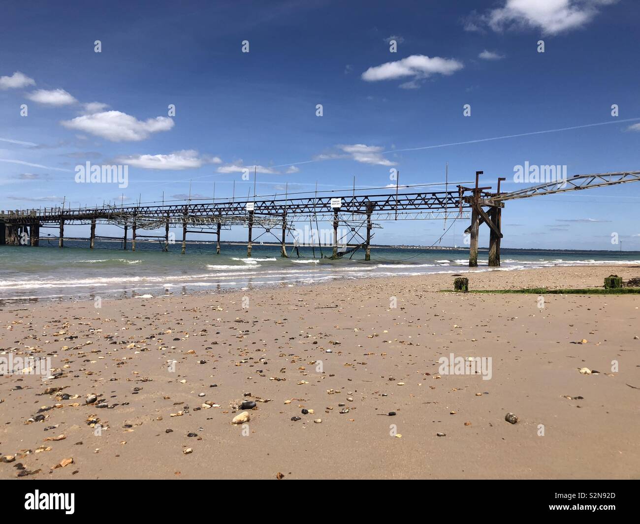 Totland bay pier hires stock photography and images Alamy
