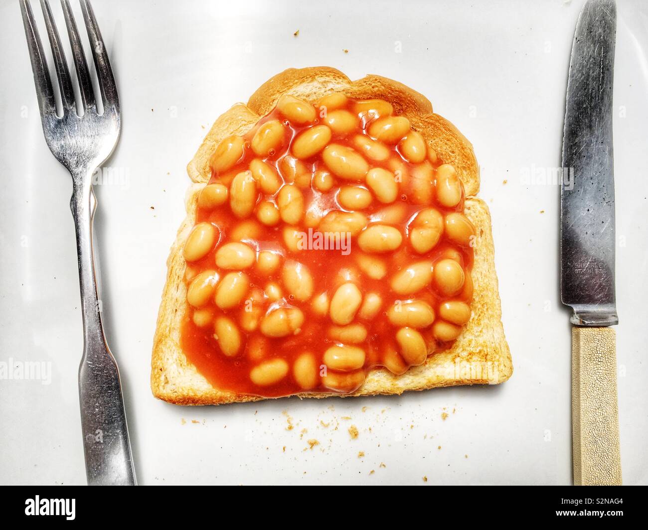 Baked beans on toast Stock Photo Alamy