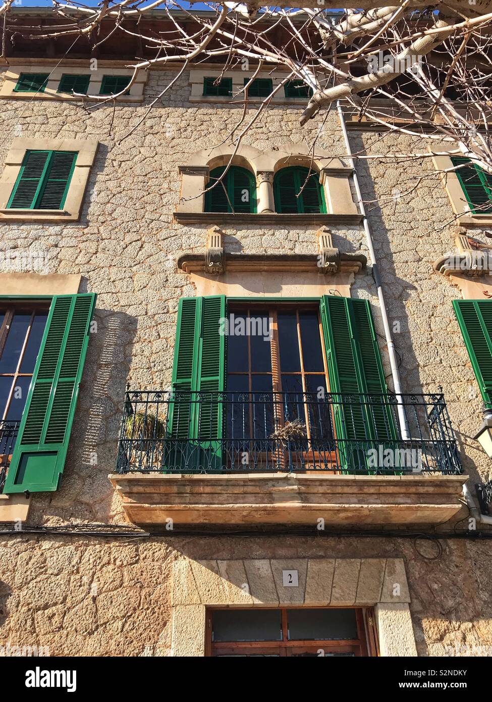Typische Häuserfassade auf Mallorca Stock Photo
