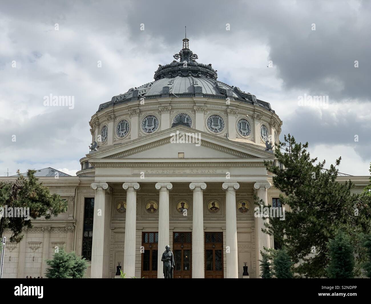The Romanian Athenaeum building, Touristic attraction of Bucharest, Romania Stock Photo
