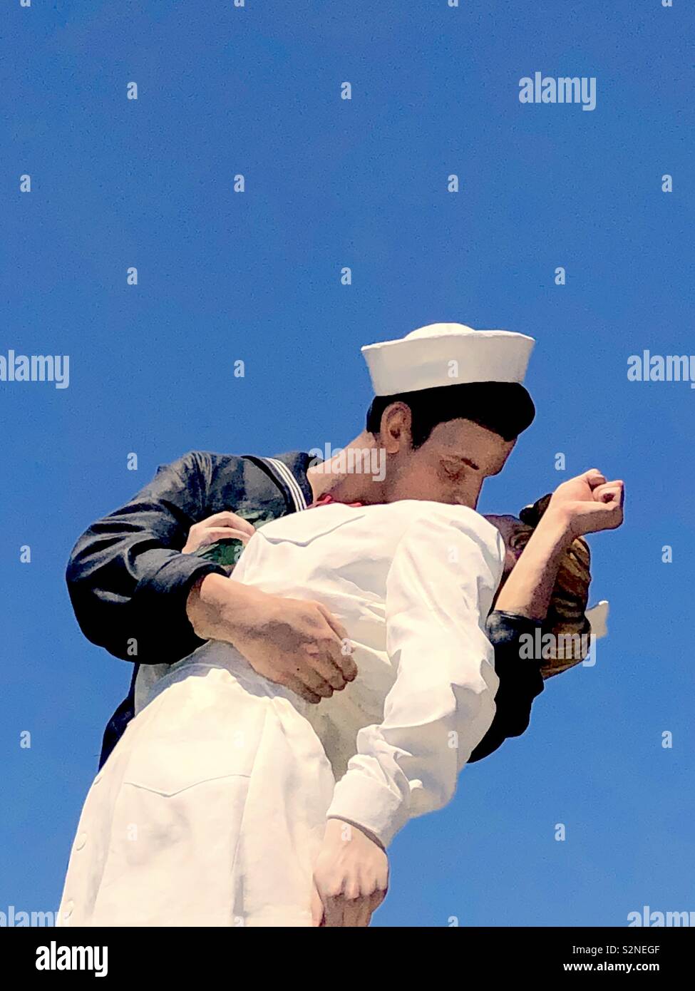 Kissing Modal - Navy main image 1