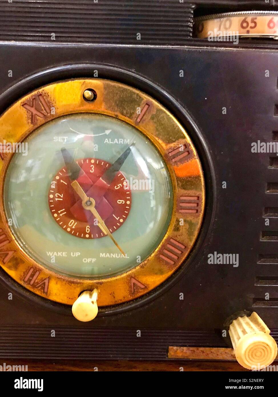 Vintage clock radio dial hires stock photography and images Alamy