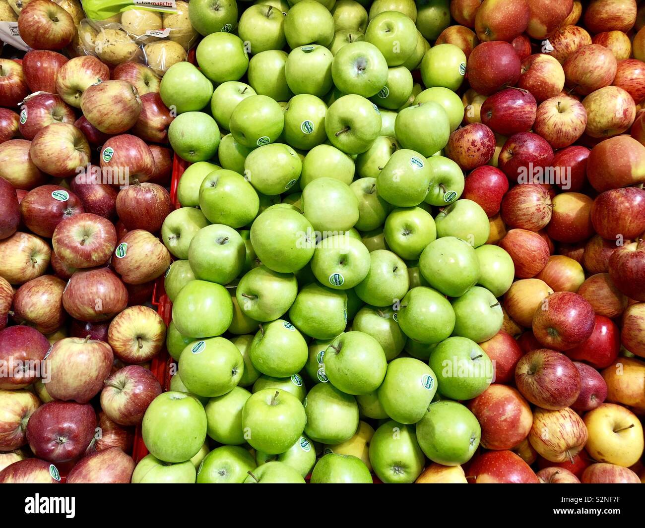 Apples for sale Stock Photo Alamy