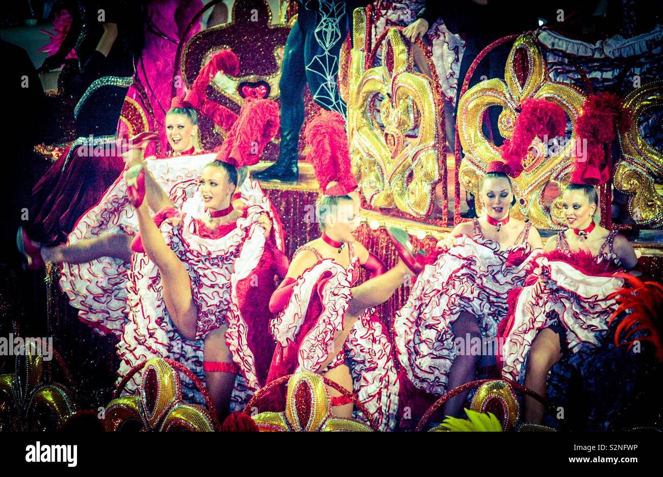 Rio Carnival Parade Stock Photo Alamy rio-carnival-parade-stock-photo-alamy