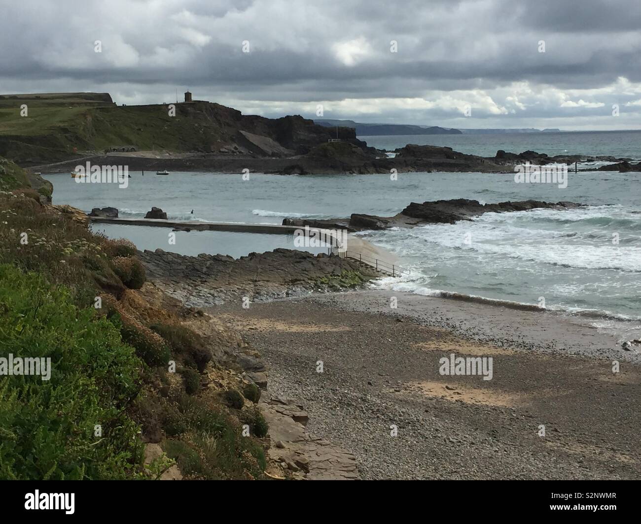 Sea pool hi-res stock photography and images - Alamy