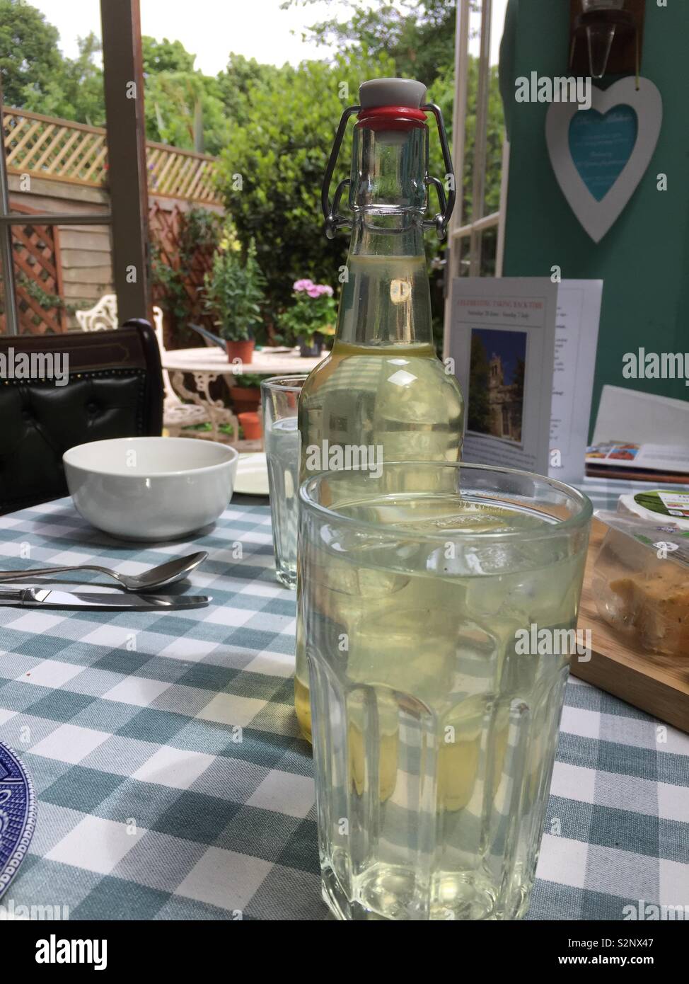 Cordial glass hires stock photography and images Alamy