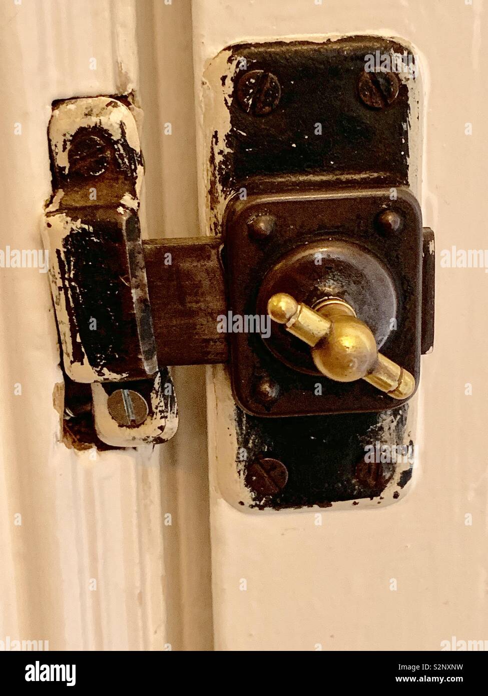 Cupboard lock hi-res stock photography and images - Alamy