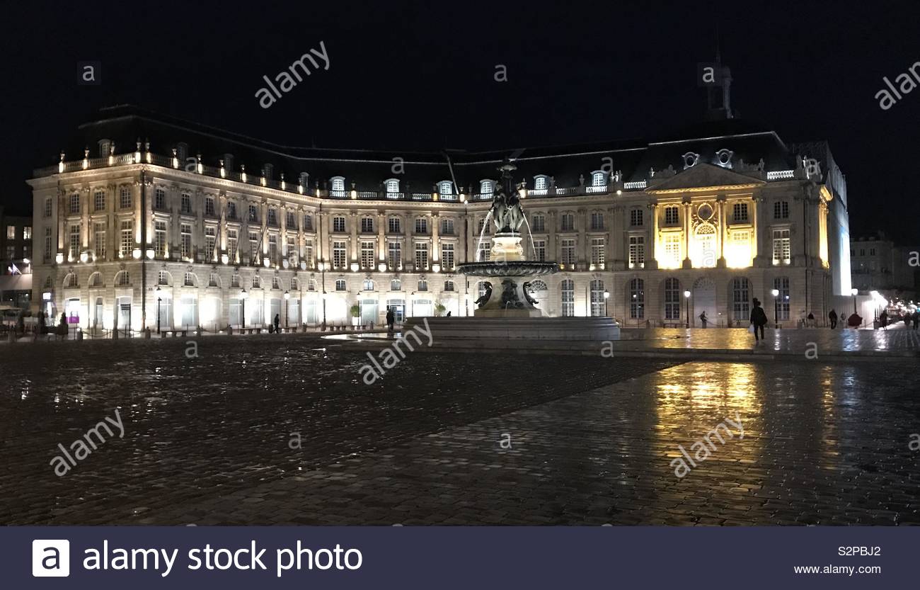 Felpa bordeaux Immagini senza sfondo e Foto Stock ritagliate - Alamy