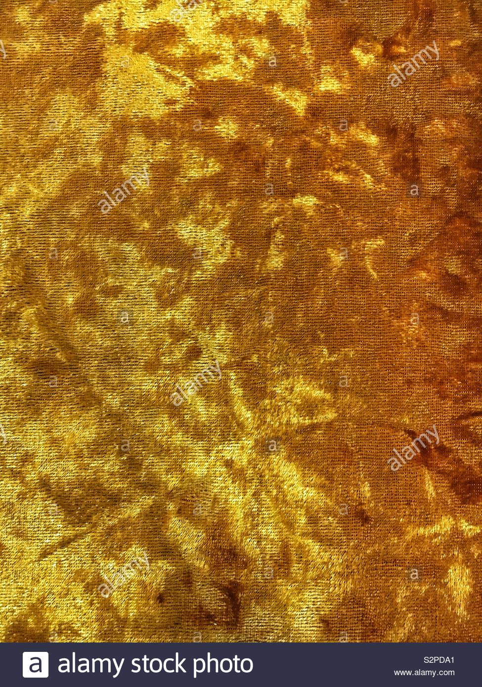 Full frame of vintage gold crushed velvet fabric Stock Photo - Alamy