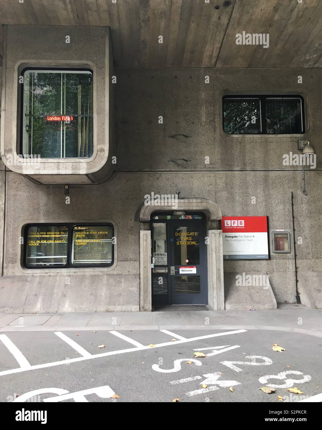 Brutalist fire station hi-res stock photography and images - Alamy