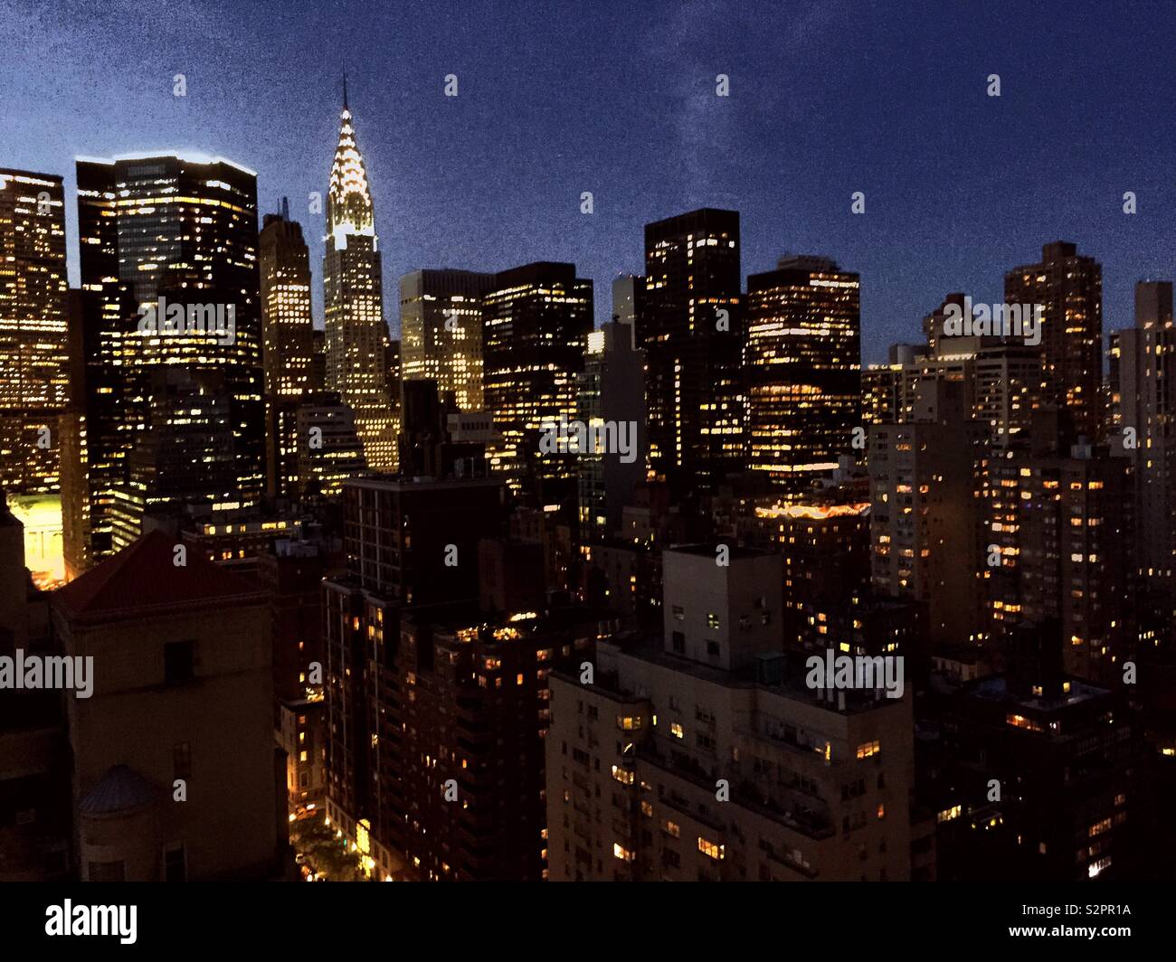 An Early Evening Rooftop View Of Murray Hill With Midtown Manhattan Skyscrapers In The Background New York City Usa Stock Photo Alamy