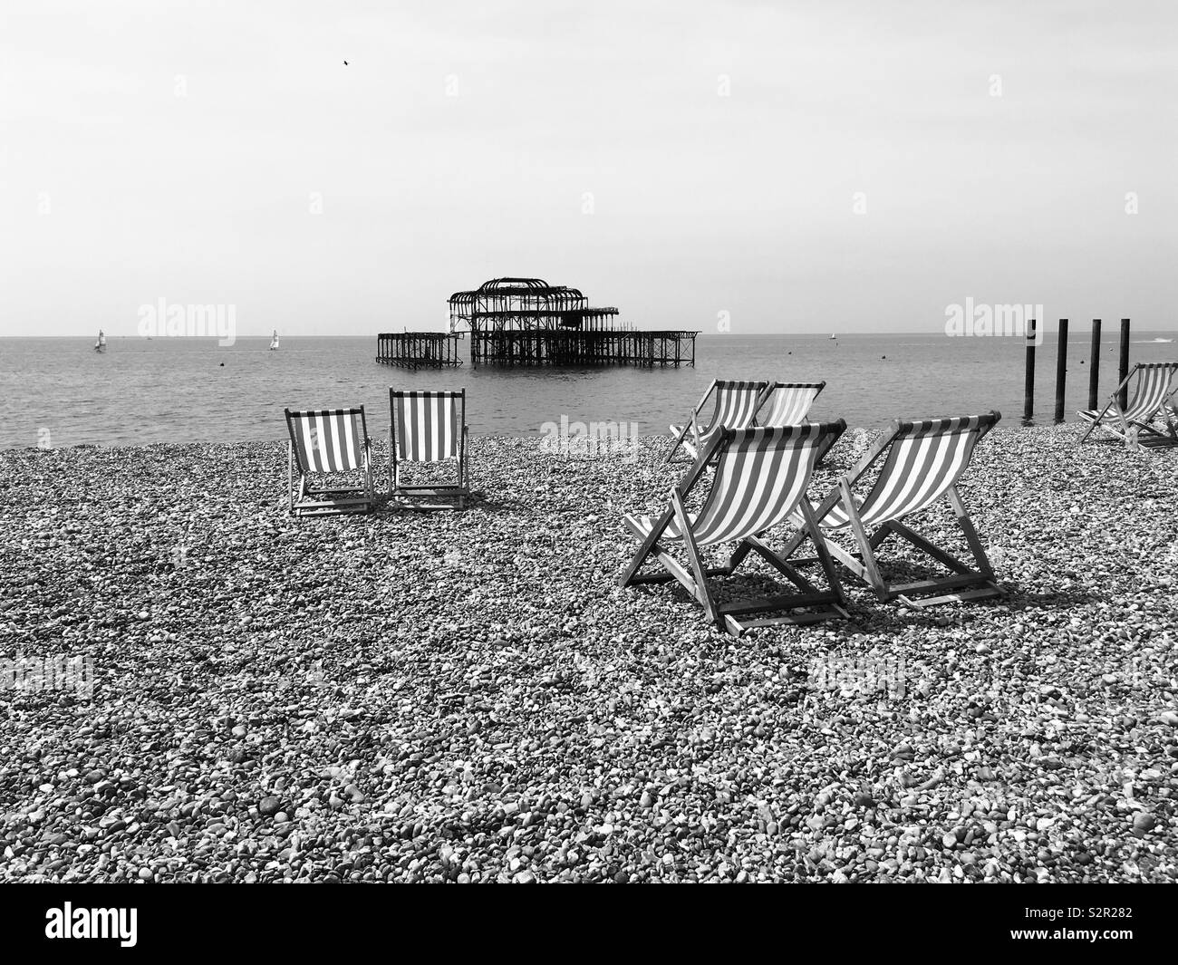 Brighton beach Black and White Stock Photos & Images - Alamy