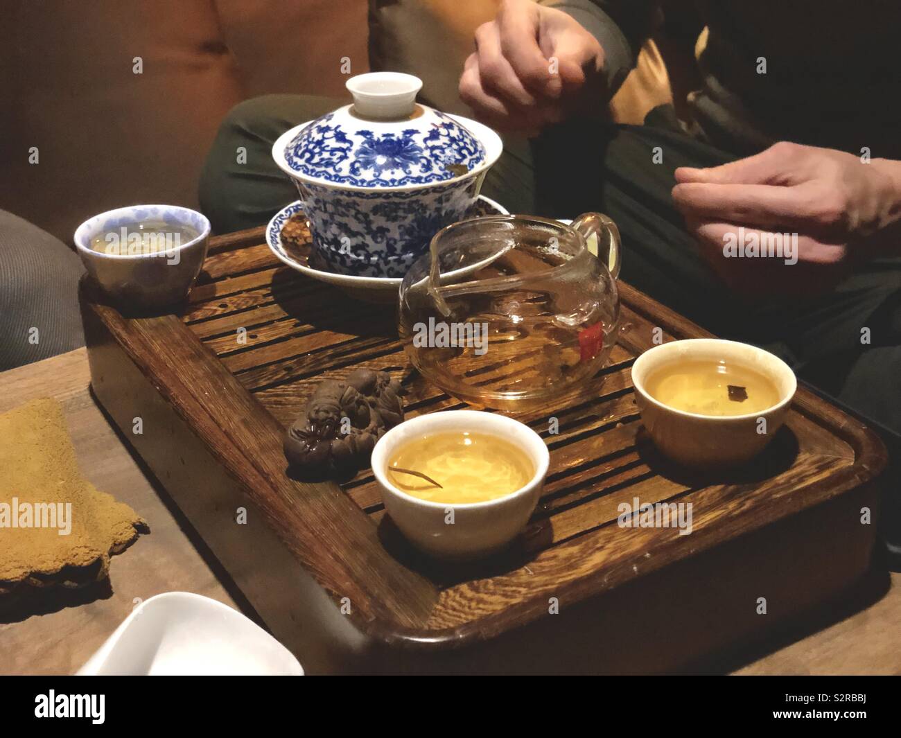 Traditional Chinese tea ceremony Stock Photo - Alamy