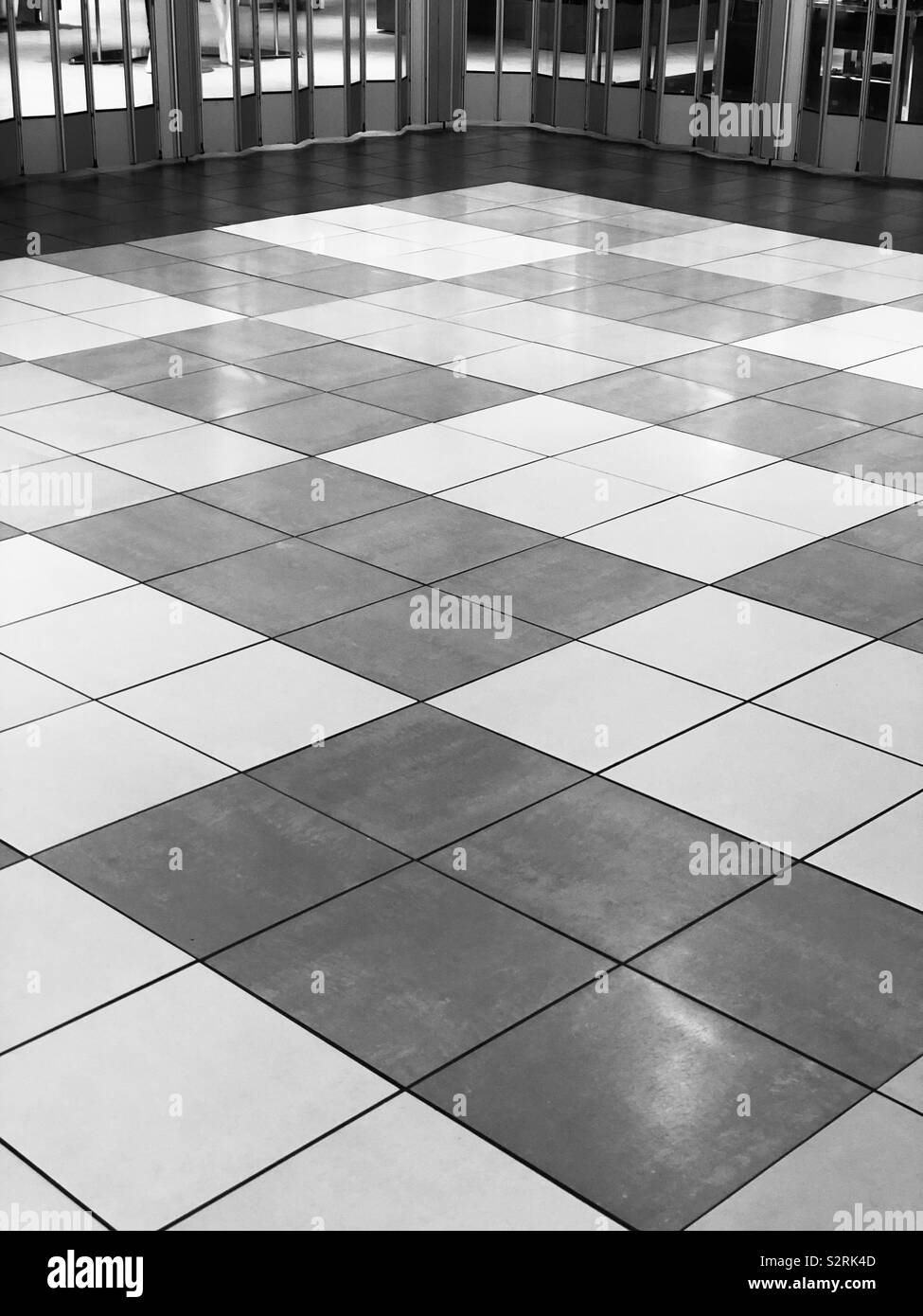 Free chessboard checkerboard floors, black and white checkered floor  transparent background PNG clipart