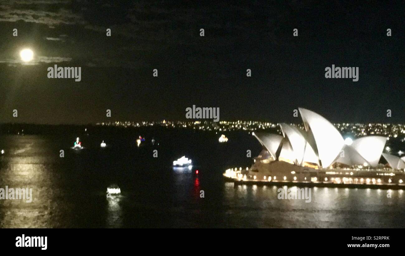 Full Moon Sydney Hi Res Stock Photography And Images Alamy
