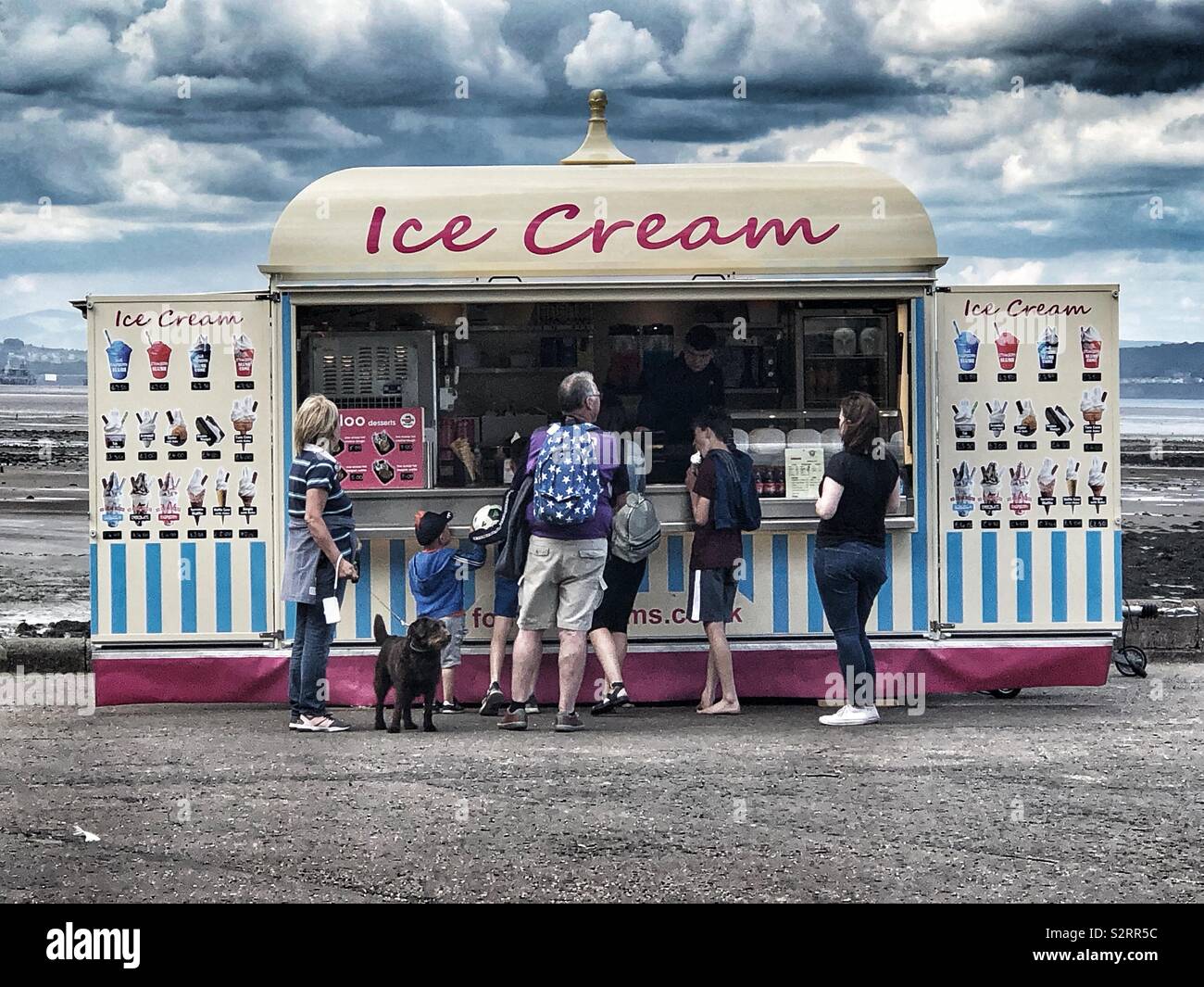 Ice Cream seller at seaside Stock Photo Alamy