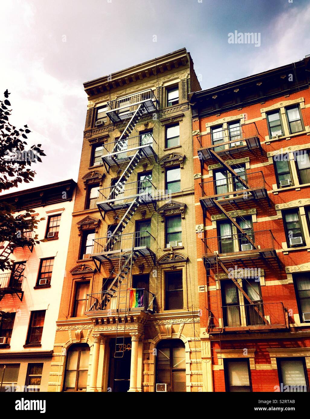 Apartment buildings with fire escapes hi-res stock photography and ...