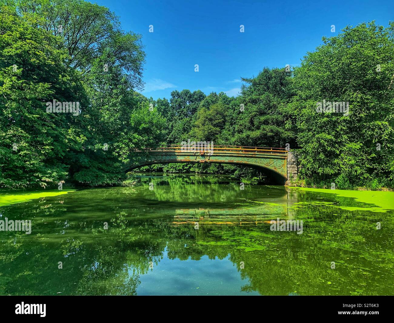 Brooklyn bridge park nyc new york city smartphone stock photos and