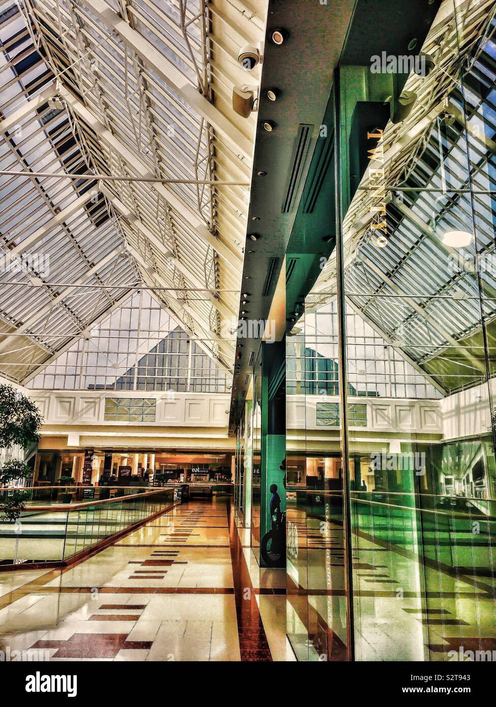 Intu merry hill with reflection from shop window Stock Photo