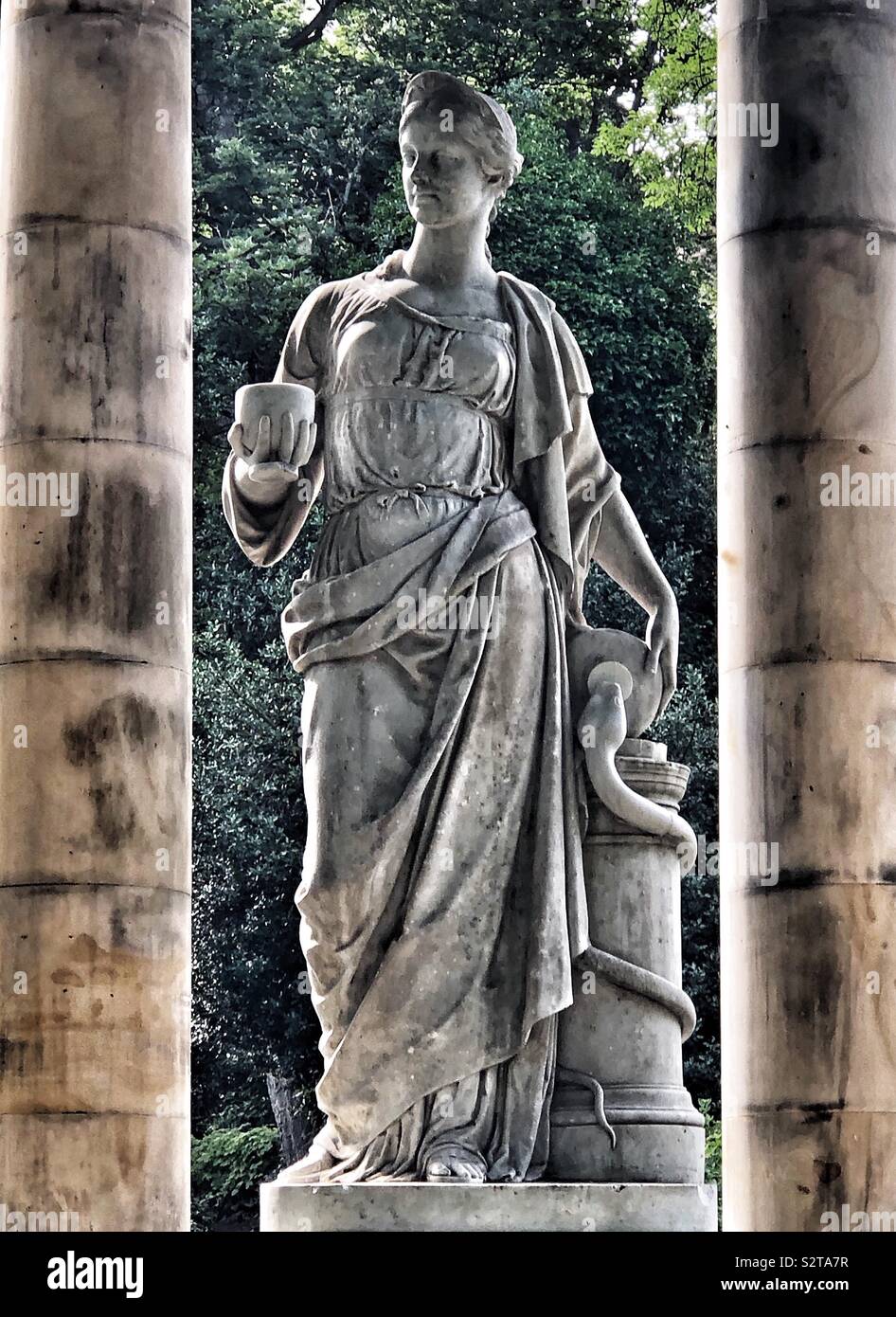 St Bernard’s well statue of Hygieia, Edinburgh Stock Photo
