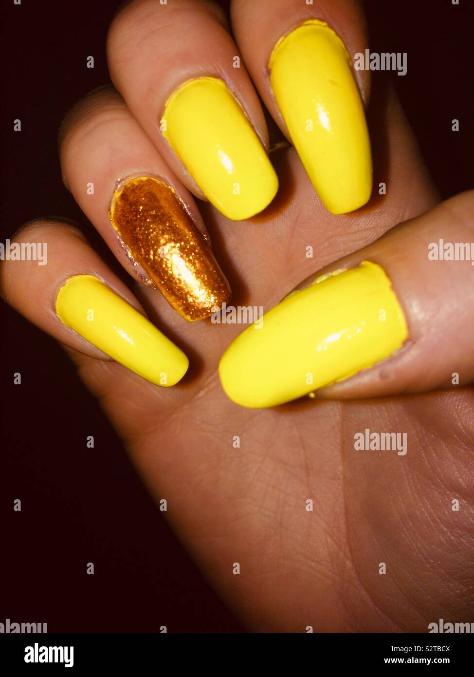 Buy Shhagan 12 Pcs Gold Glitter Press On Nails Ballerina Nails, Nails Press  On, Fake Nails, Glue On Nails, Stick On Nails, Nails with Designs Online at  Low Prices in India -