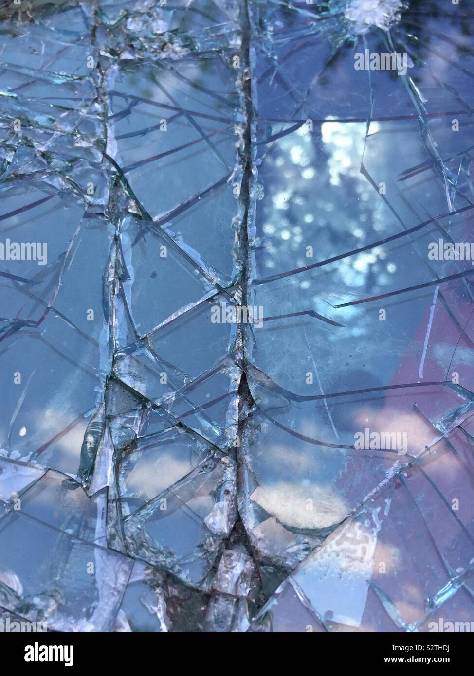 Broken window pane Stock Photo - Alamy