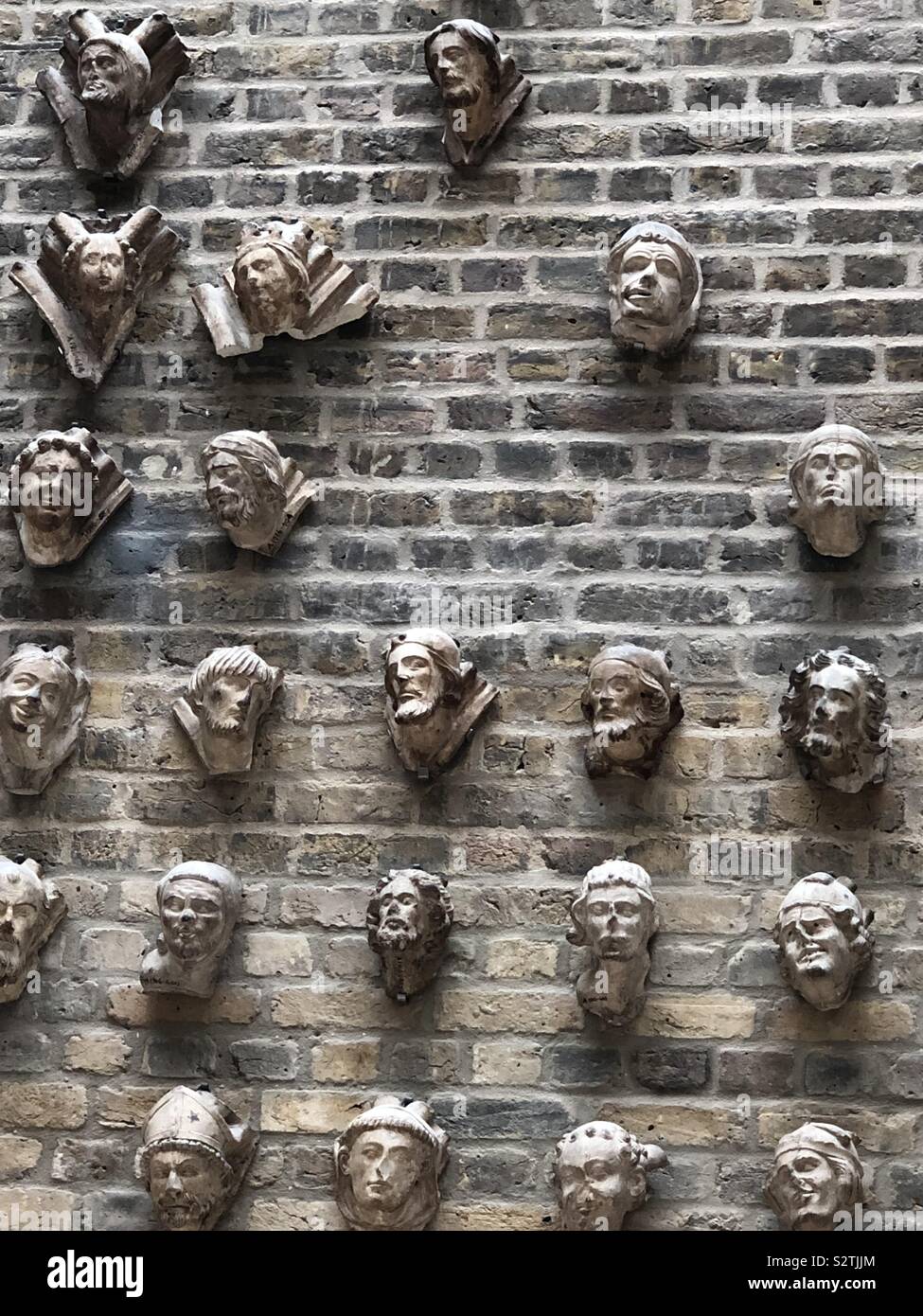 Plaster mask hi-res stock photography and images - Alamy