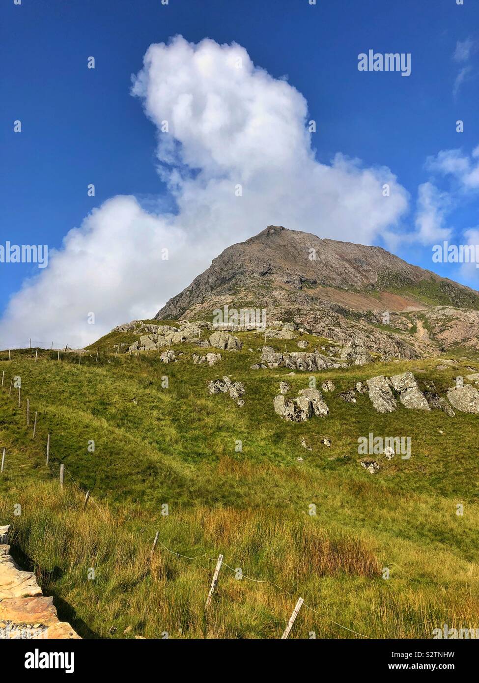 Crib Goch as seen from the Pyg track, Snowdonia (Eryri) National Park, August Stock Photo Alamy