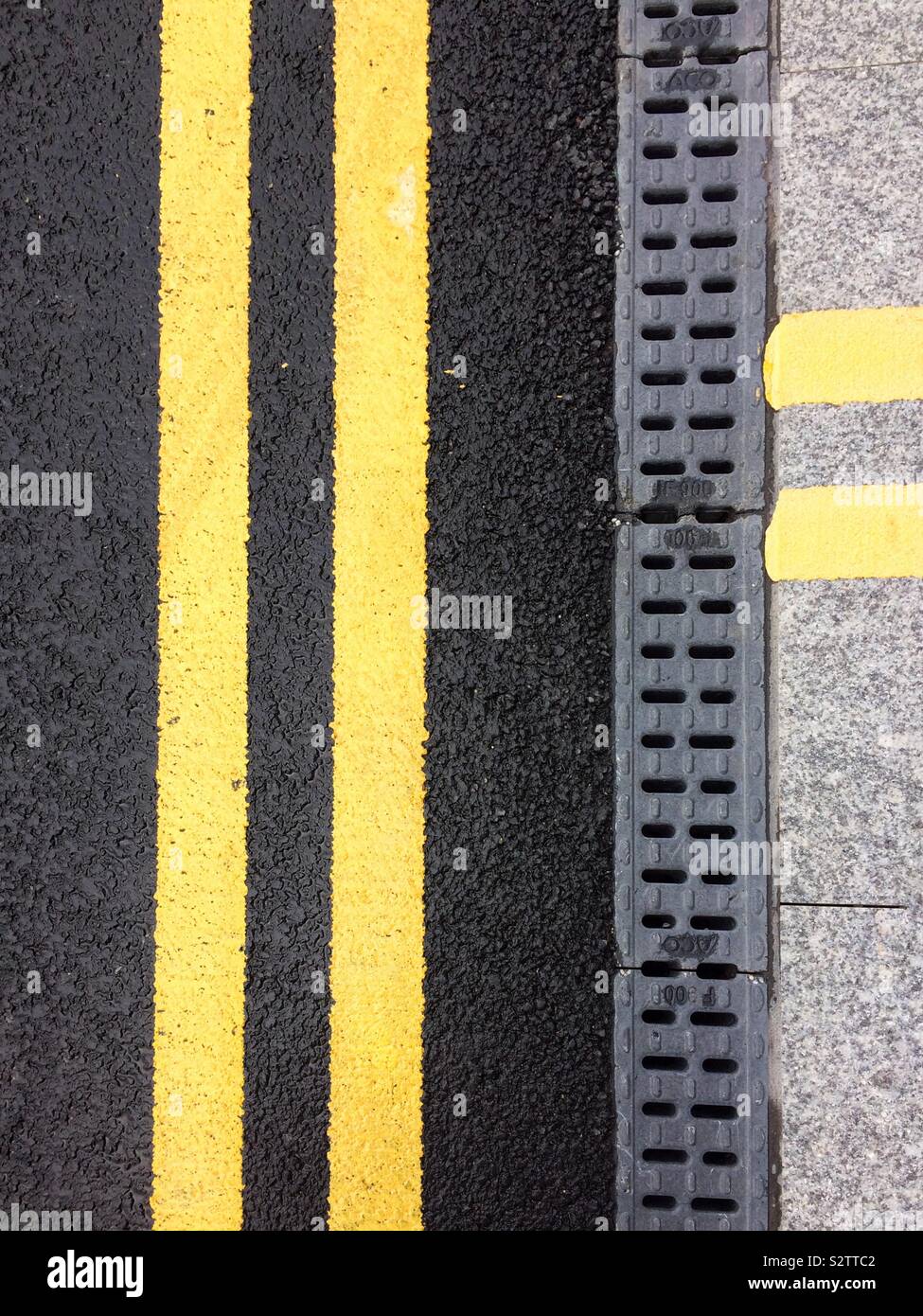 Yellow no parking stripes hires stock photography and images Alamy