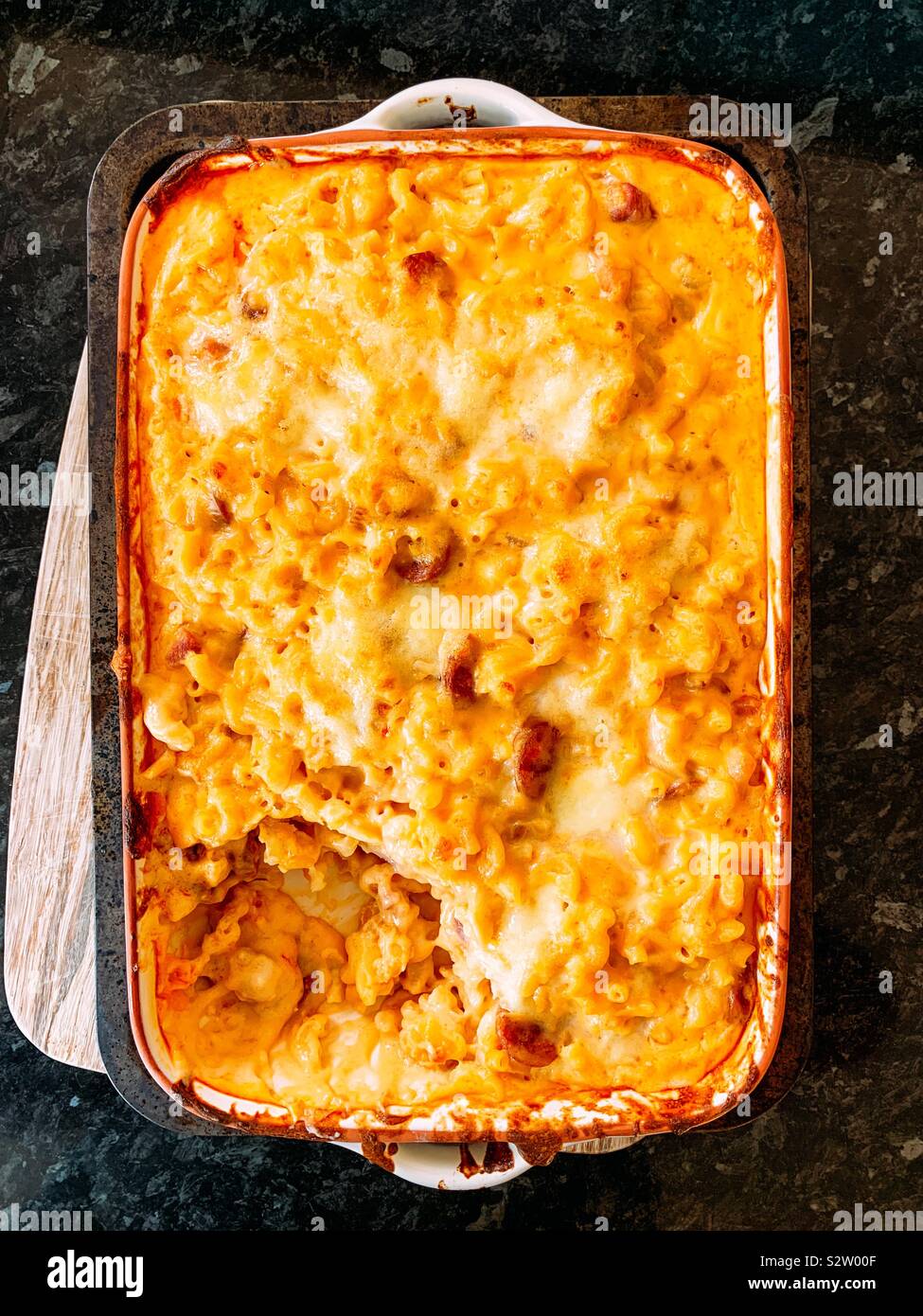 Chorizo macaroni cheese Stock Photo Alamy