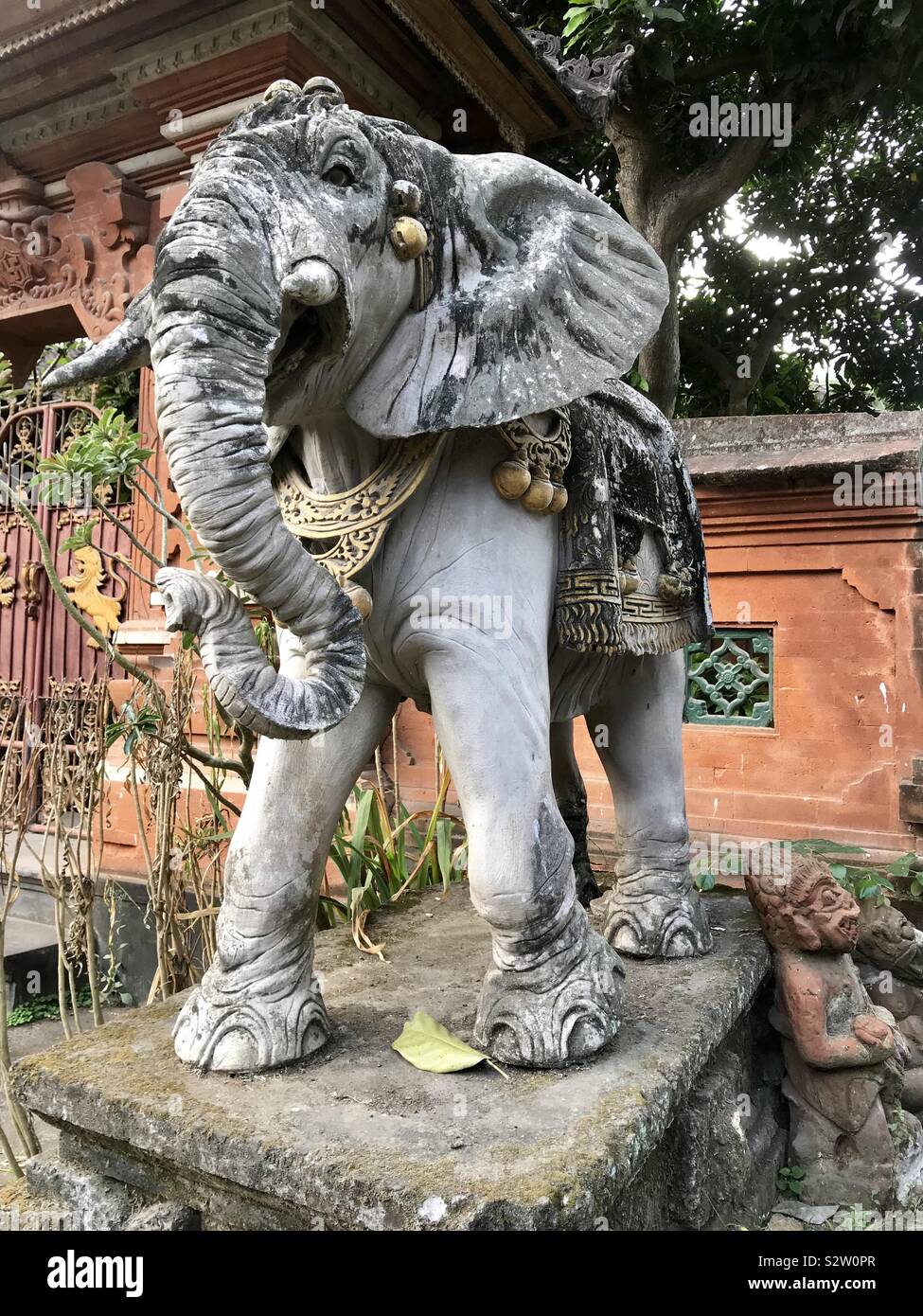 Traditional sculpture of Balinese elefant Stock Photo Alamy